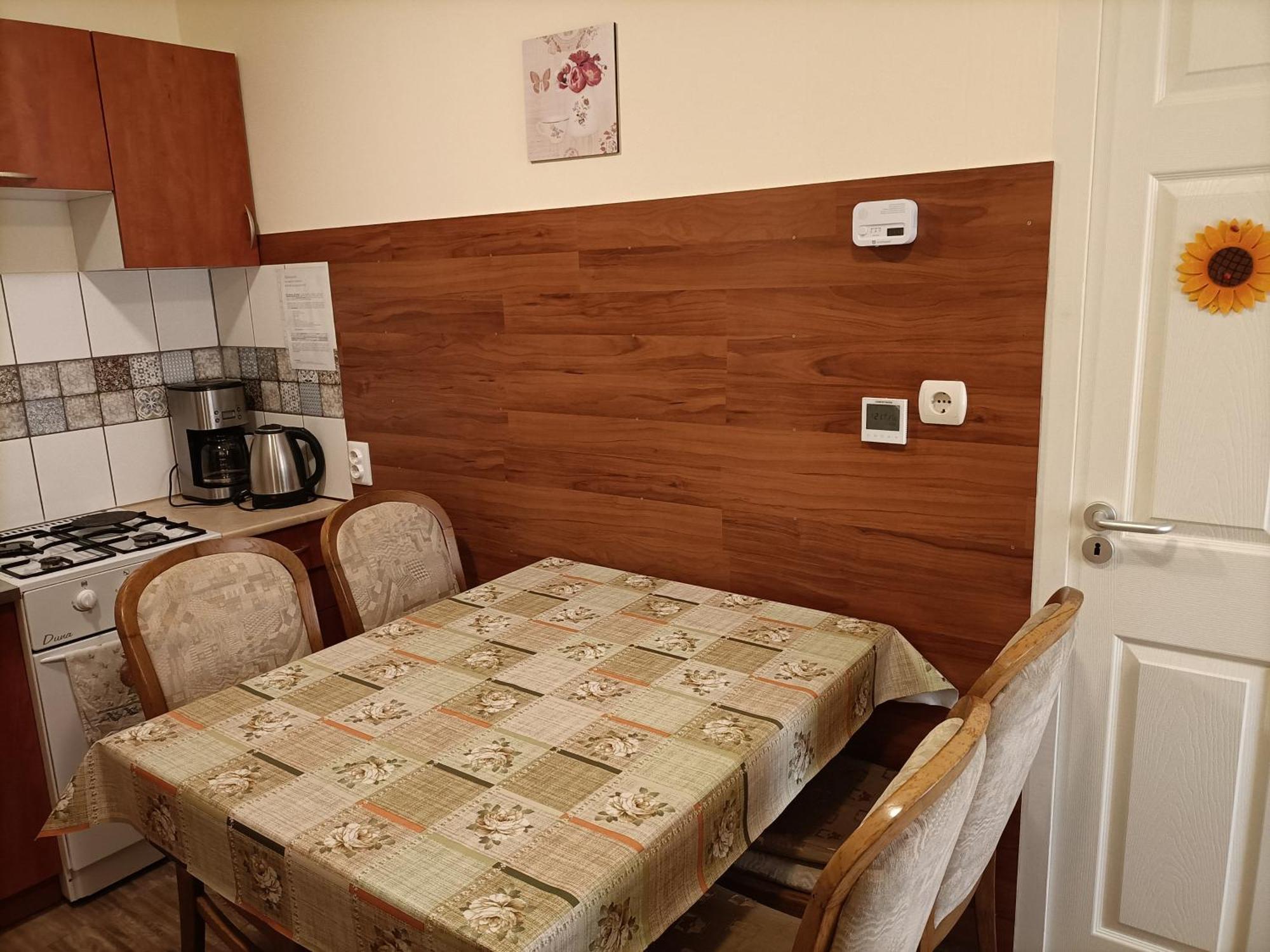 Start Apartmanok Pecs Bagian luar foto
